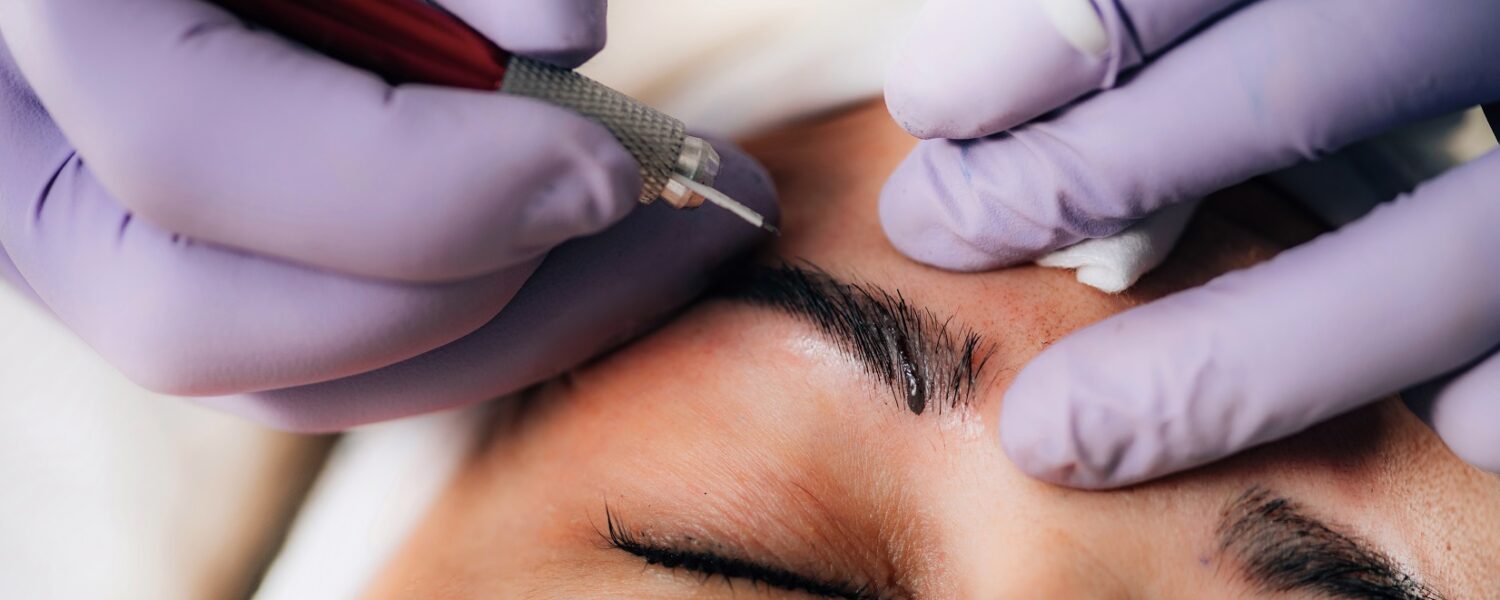 Beauty Salon – Microblading Eyebrows